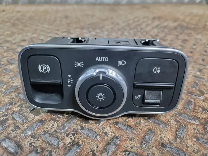Mercedes-Benz A W177 (2018 - ) A2479052902 Включатель фонарей — фото 1
