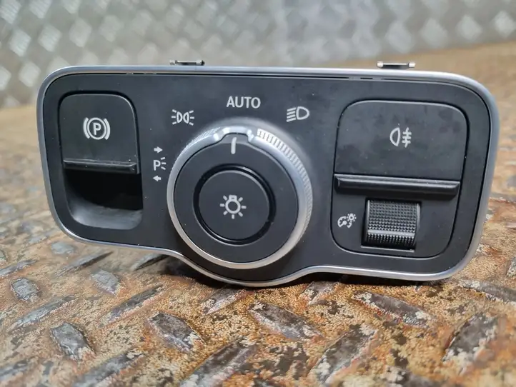 Mercedes-Benz A W177 (2018 - ) A2479052902 Включатель фонарей — фото 8