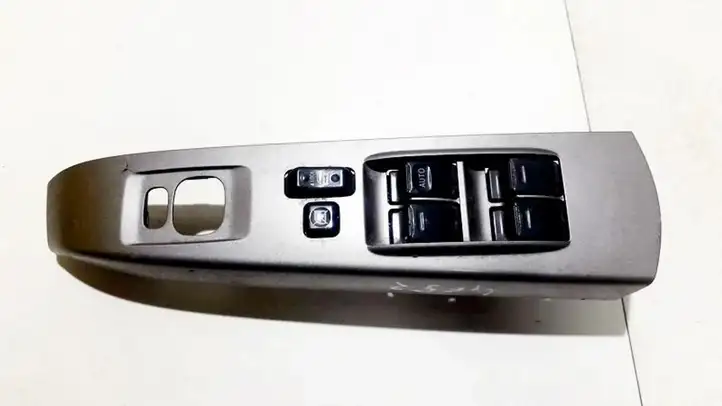 Toyota Prius (XW20) (2003 - 2009) 8482047012 Блок кнопок стеклоподъемников — фото 1