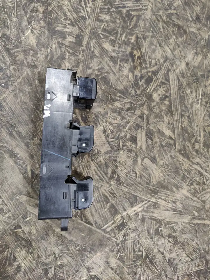 Subaru Forester SH (2008 - 2013) 157567 Кнопка стеклоподъемников — фото 2