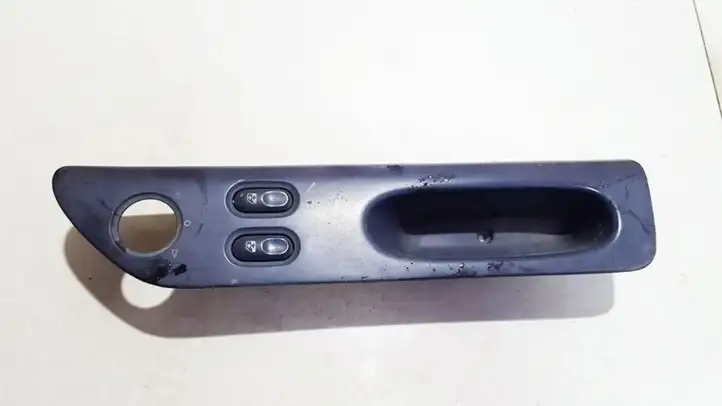 Renault Espace III (1996 - 2002) 7701686 Кнопка стеклоподъемников — фото 1