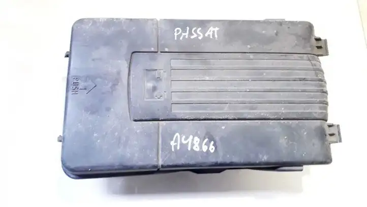 Volkswagen PASSAT B6 (2005 - 2010) 1k0915443c Крышка ящика аккумулятора — фото 1