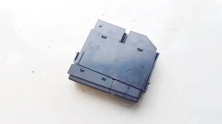 Toyota Avensis T250 (2006 - 2009) 8479005110 Кнопка обогрева стекла — фото 2