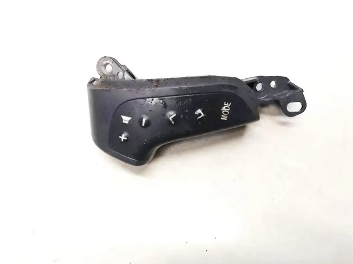 Toyota Avensis T250 (2003 - 2006) 75b070 Кнопки на рулевом колесе — фото 1