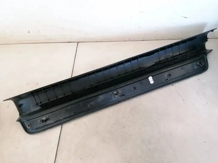 Toyota Avensis T250 (2003 - 2006) 6791305040 Внутренняя отделка переднего порога — фото 2