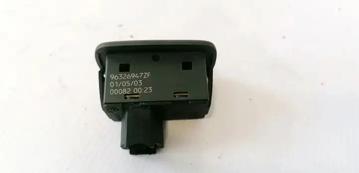 Citroen C5 (2001 - 2004) 96326947ZF Кнопка стеклоподъемников — фото 2