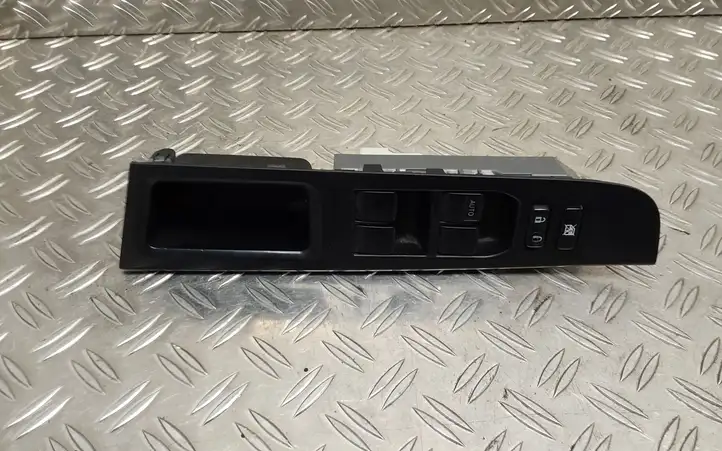Toyota Yaris (2014 - 2019) 742320D690 Блок кнопок стеклоподъемников — фото 2