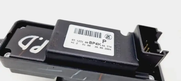 Mazda 3 I (2003 - 2006) BP4K66370 Кнопка стеклоподъемников — фото 5