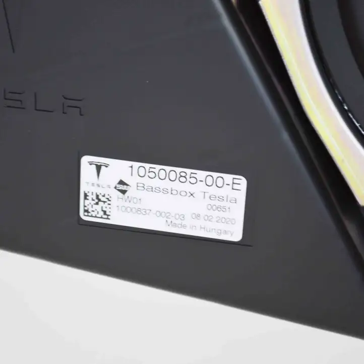 Tesla Model X (2015 - 2021) 105008500E Сабвуфер — фото 7