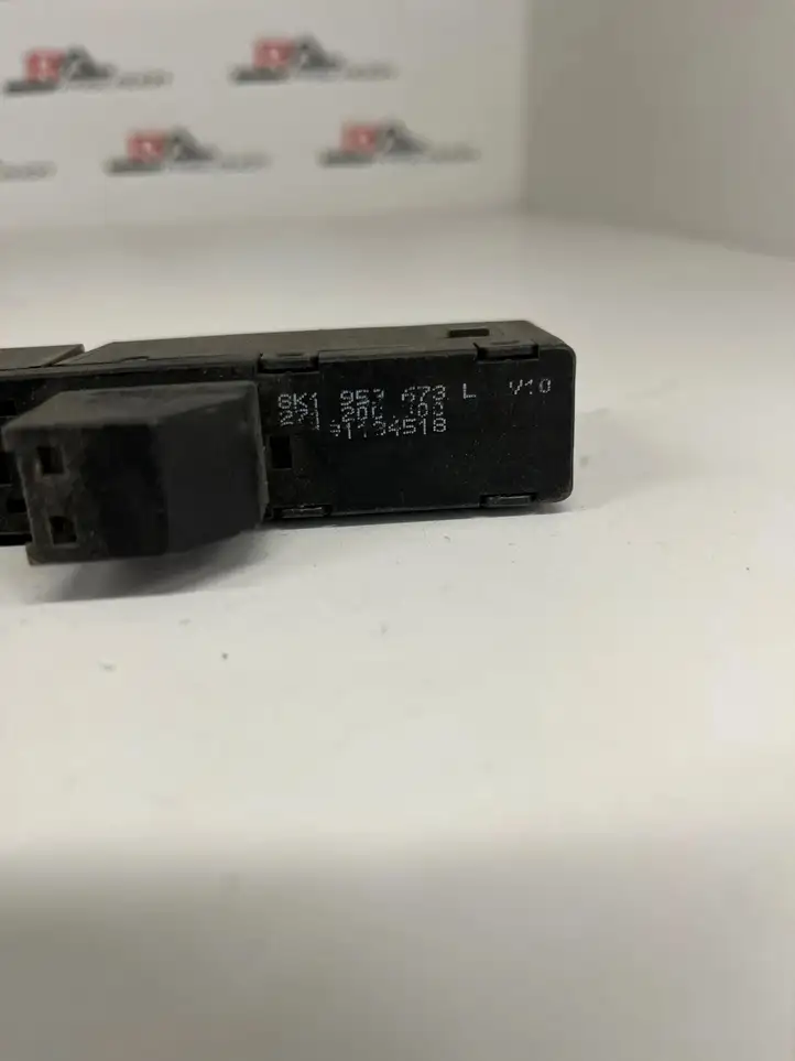 Audi A4 S4 B8 8K (2011 - 2015) 8K1953673L Другие включатели / ручки/ переключатели — фото 3