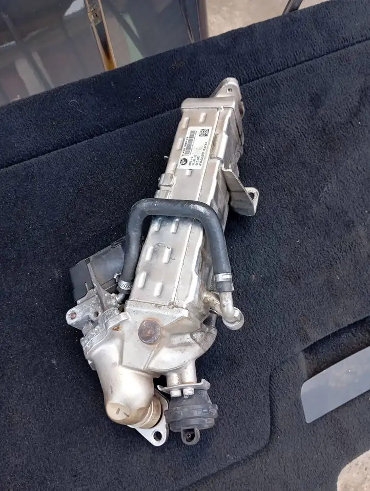 BMW X5 F15 (2013 - 2017) 8476993 Охладитель клапана EGR — фото 4