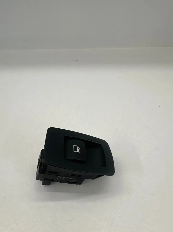 BMW 3 E90 E91 (2005 - 2012) 6945874 Кнопка стеклоподъемников — фото 2