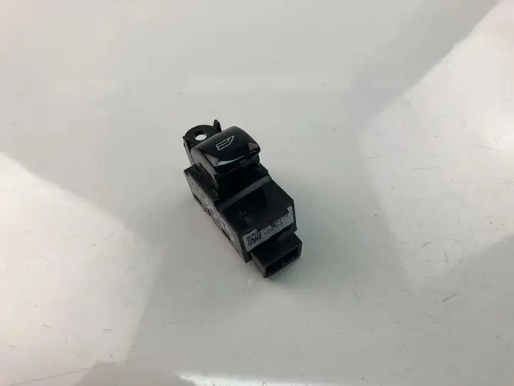 Volvo S90, V90 (2020 - ) 31376458 Кнопка стеклоподъемников — фото 1
