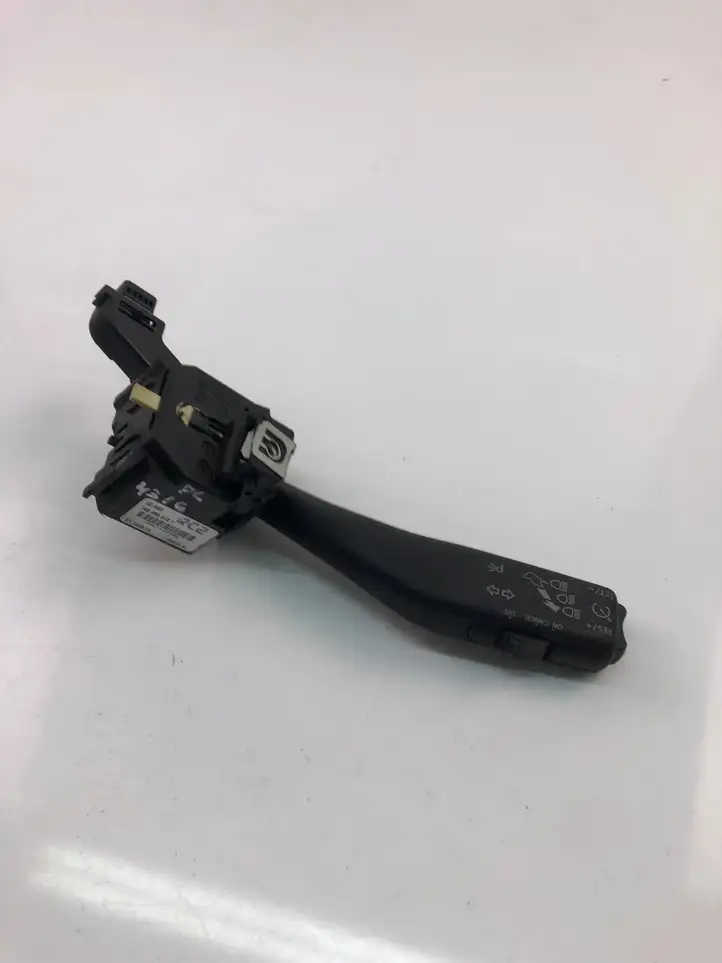 Skoda Octavia Mk1 (1U) (1996 - 2004)  1K0953513F Комплект ручек