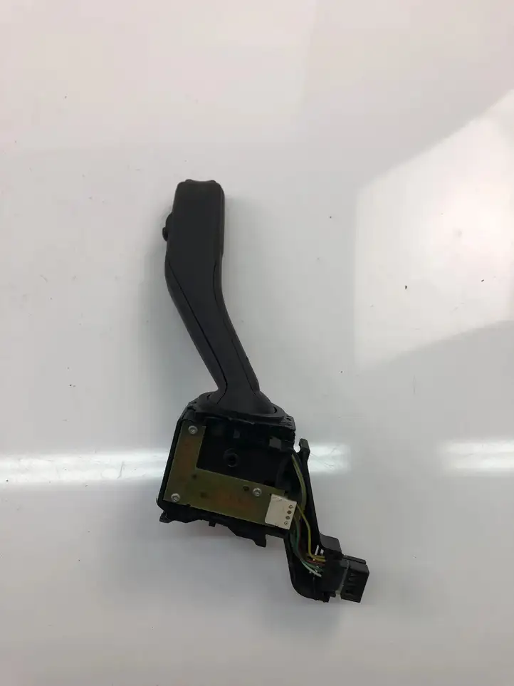 Skoda Octavia Mk1 (1U) (1996 - 2004)  1K0953513F Комплект ручек