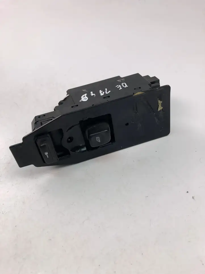 Volvo V70 (2004 - 2007) 30746075 Кнопка стеклоподъемников — фото 1