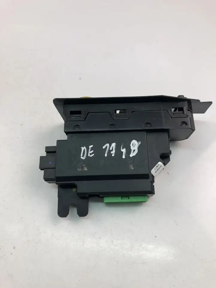 Volvo V70 (2004 - 2007) 30746075 Кнопка стеклоподъемников — фото 2