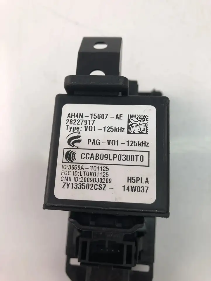 Volvo S60 (2004 - 2010) AH4N15607AE Другие включатели / ручки/ переключатели — фото 4