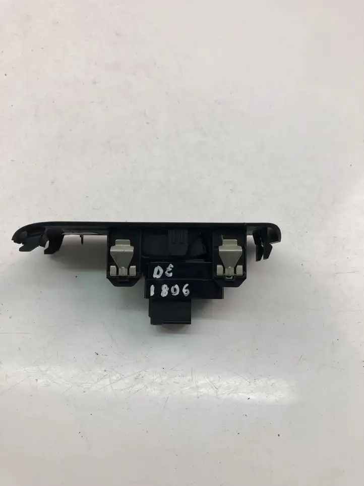 Volvo XC40 (2017 - ) 31456060 Кнопка стеклоподъемников — фото 4