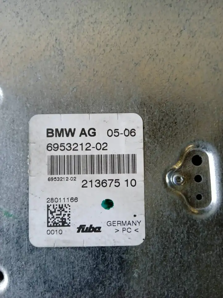 BMW M6 E63/E64 (2004 - 2010) 21367510 Усилитель антенны — фото 4