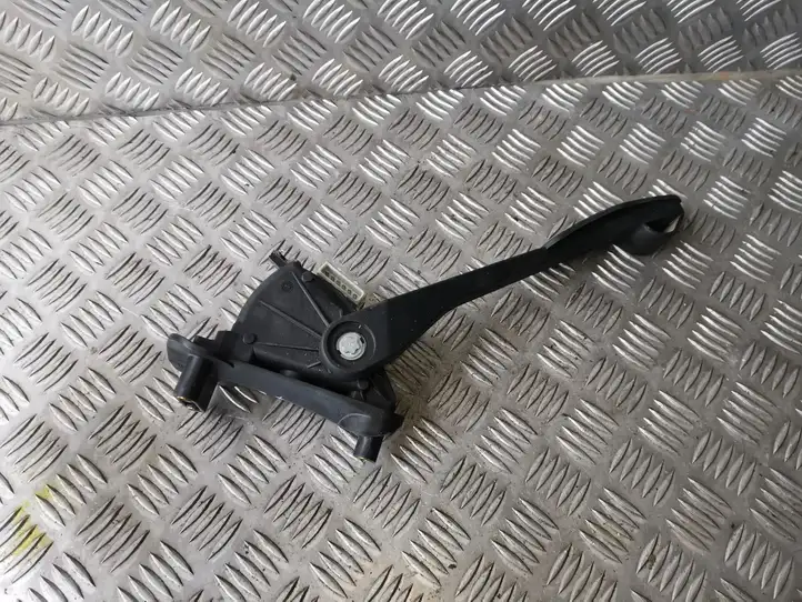 Volvo V70 (2004 - 2007) 30683516 Педаль акселератора — фото 3