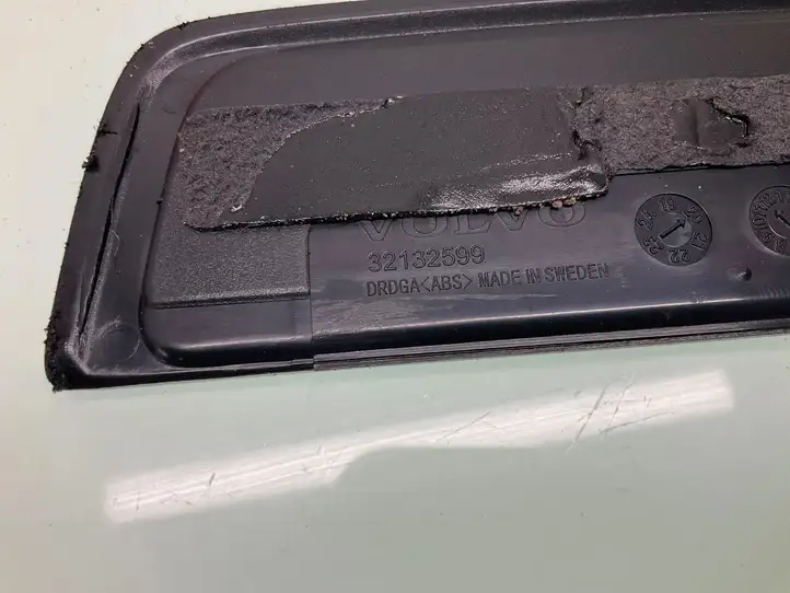 Volvo XC40 (2017 - ) 32132599 Внутренняя отделка переднего порога — фото 2