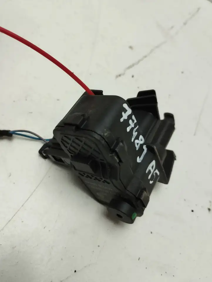 Audi A5 8T 8F (2007 - 2011) 8K0862153C Замок крышки топливного бака — фото 5