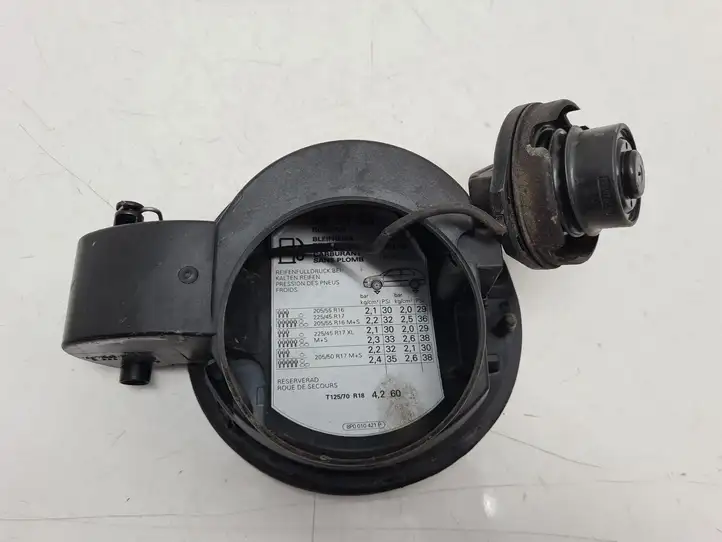 Audi A3/S3 8P (2003 - 2005) 8P0010421P Крышка топливного бака — фото 2