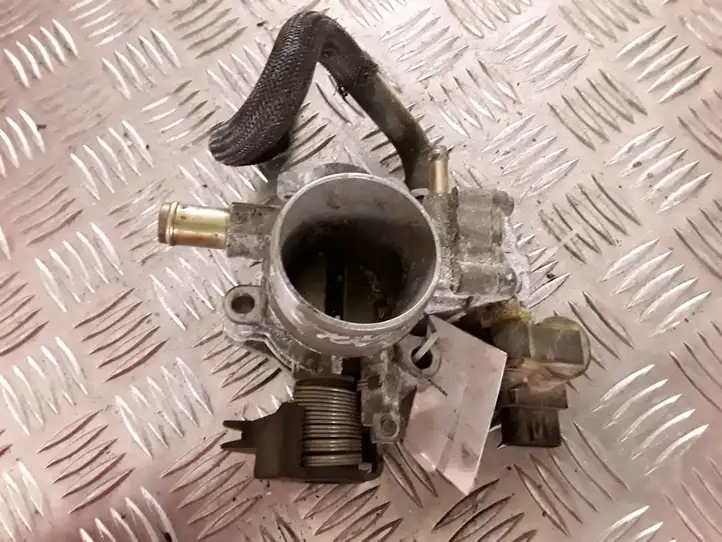 Toyota Corolla E120 E130 (2000 - 2004) 1368001581 Дроссельная заслонка — фото 1