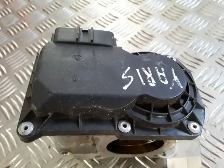 Toyota Yaris (2009 - 2012) 2203047010 Дроссельная заслонка — фото 2