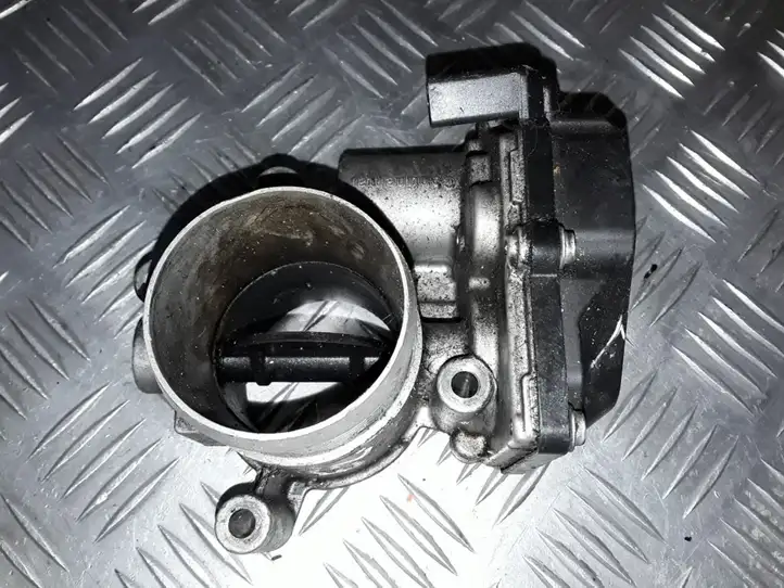 Audi A4 S4 B8 8K (2007 - 2011) 03L128063D Дроссельная заслонка — фото 1