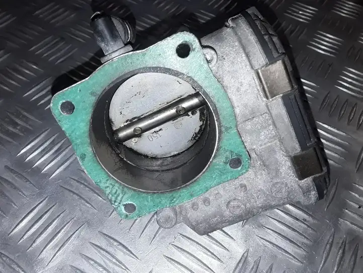 Audi A3/S3 8L (2000 - 2003) 06A1330620 Дроссельная заслонка — фото 3