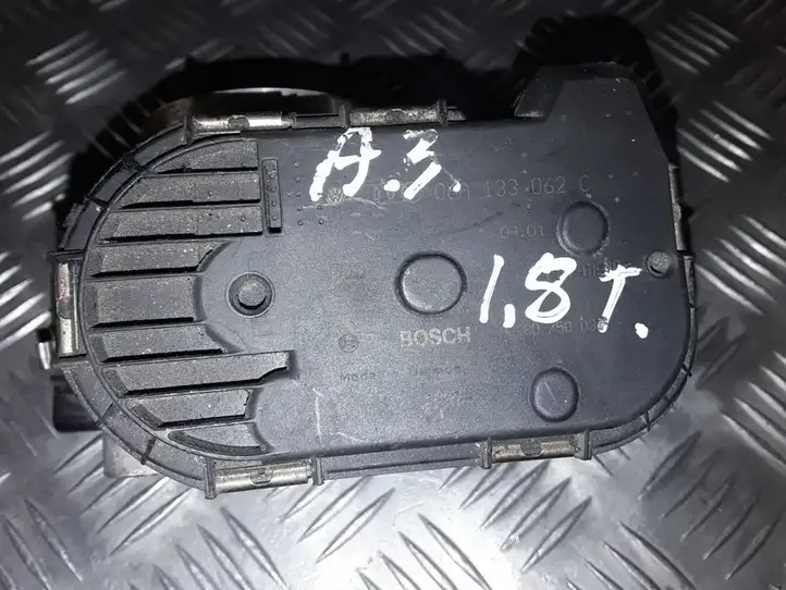 Audi A3/S3 8L (2000 - 2003) 06A1330620 Дроссельная заслонка — фото 4