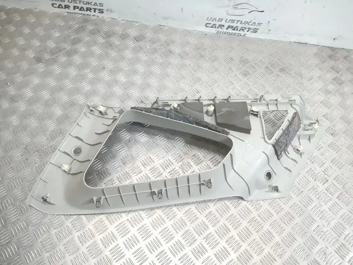 Nissan Qashqai (2010 - 2013) Обшивка стойки C — фото 3