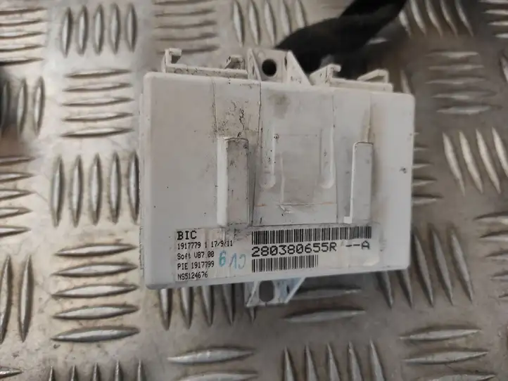 Renault Master III (2010 - )  280563352R Считывающее устройство CD/DVD навигации (GPS)