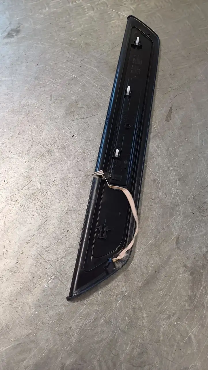 BMW 5 G30 G31 (2016 - ) 7405774 Внутренняя отделка переднего порога — фото 2