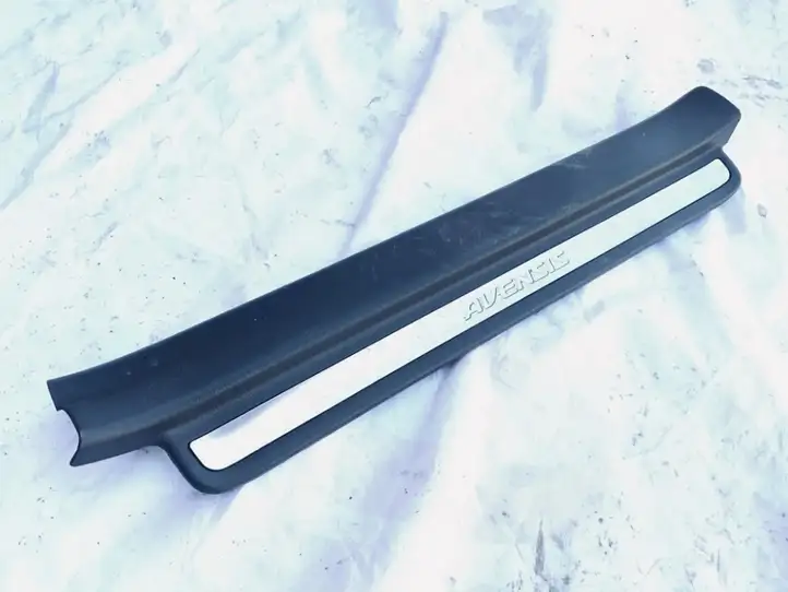 Toyota Avensis T250 (2006 - 2009) 6791305040 Внутренняя отделка переднего порога — фото 1