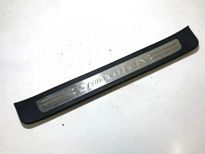 Hyundai Santa Fe (2005 - 2009) 858712b000 Внутренняя отделка переднего порога — фото 1