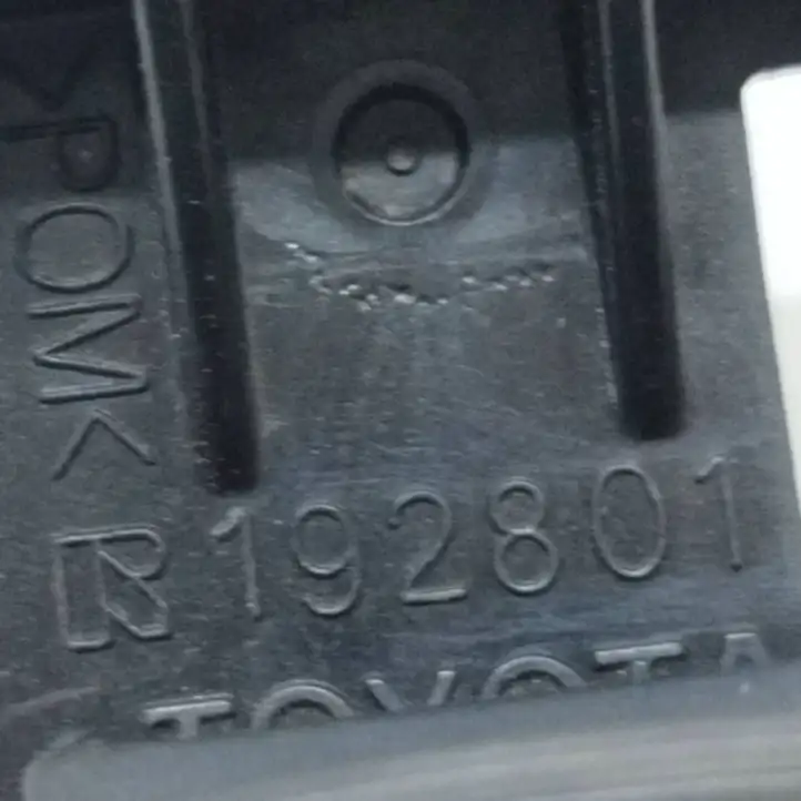 Toyota Prius (XW30) (2009 - 2015) 192801 Блок кнопок стеклоподъемников — фото 6