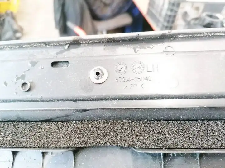 Toyota Avensis T250 (2003 - 2006) 6791405040 Внутренняя отделка переднего порога — фото 3
