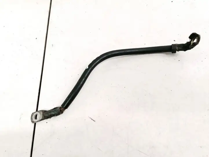 Volkswagen Polo (2005 - 2009) Плюсовой провод аккумулятора — фото 1