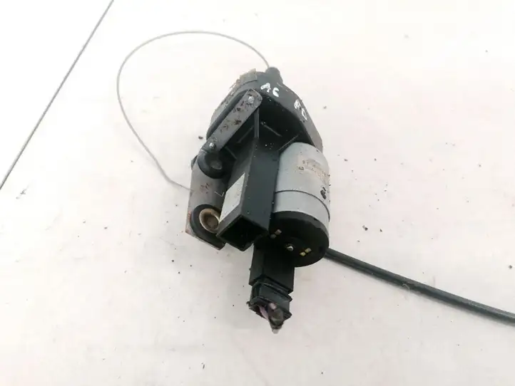 Audi A6 (1997 - 2001)    Моторчик сиденья