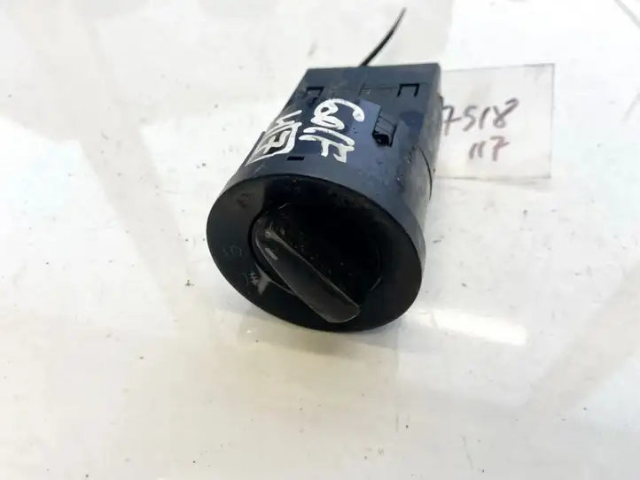 Skoda Octavia Mk1 (1U) (1996 - 2004) 1c0941531a Включатель фонарей — фото 1