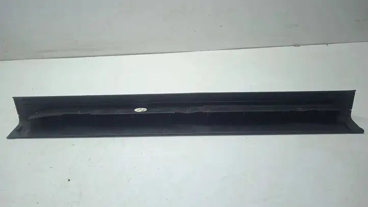 Mercedes-Benz C W204 (2007 - 2014) A2046860136 Внутренняя отделка переднего порога — фото 2