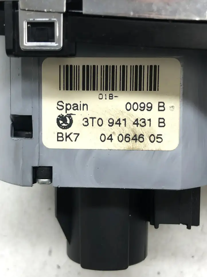 Skoda Superb B6 (3T) (2008 - 2015) 3T0941431B Включатель фонарей — фото 3