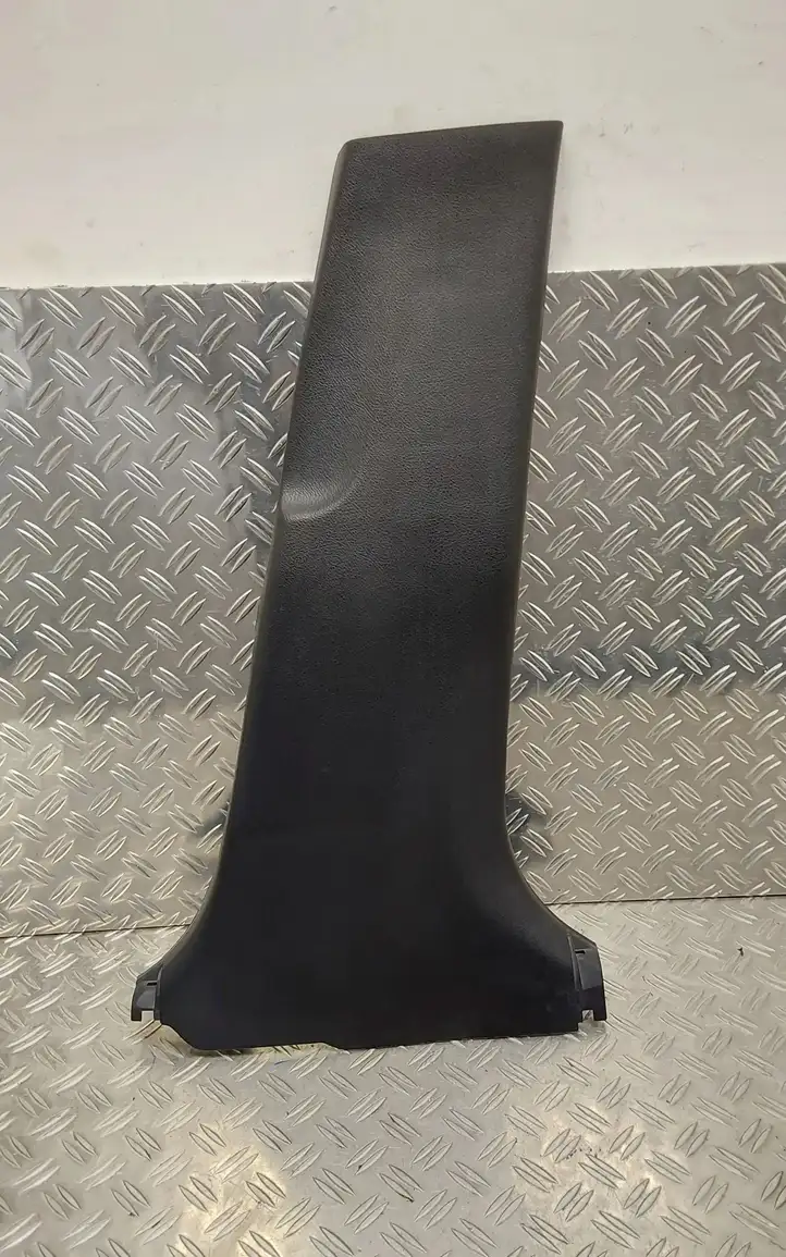 Toyota Yaris (2014 - 2019) 624130D190 Нижняя обшивка стойки B — фото 1