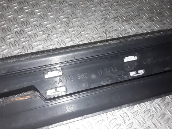 Mercedes-Benz A W169 (2004 - 2012) A1696801174LI Внутренняя отделка переднего порога — фото 3
