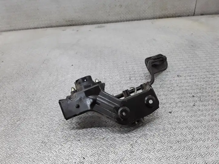 Toyota Avensis Verso (2001 - 2004) 8928147010 Педаль акселератора — фото 3