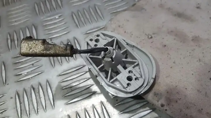 Toyota Corolla Verso AR10 (2004 - 2009)   Щиток от солнца