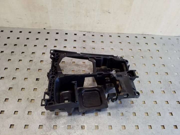 51166971728 BMW X5 E70 Pavarų perjungimo svirties apdaila (plastikinė)